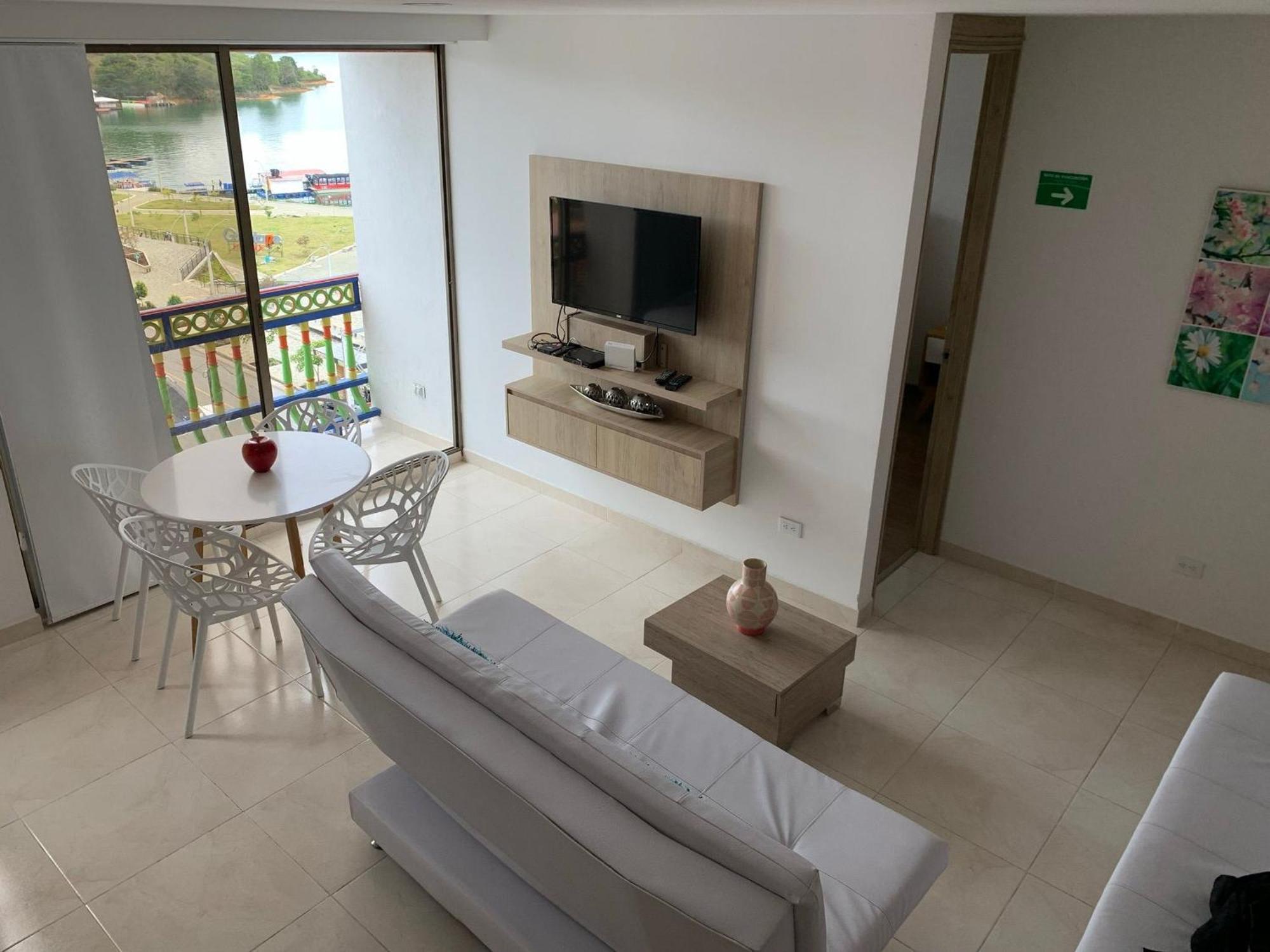 Apartamentos San Jose Vistal Al Lago, Cerca Del Parque. Guatape. Ngoại thất bức ảnh